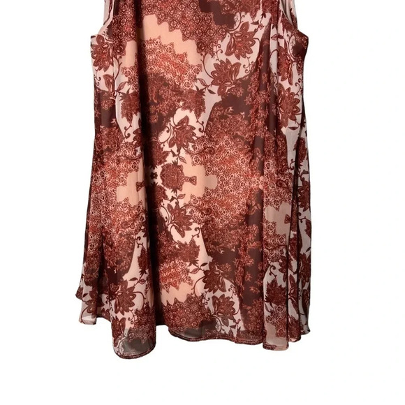 1776. SHOW‎ ME YOUR MUMU FLORAL PATTERN MINI LENGTH CRISS CROSS NECKLINE DRESS - Picture 9 of 9